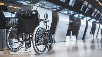 Pyörätuoli lentokentällä