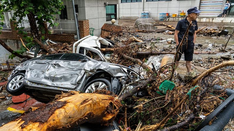 Etelä-Korean sateiden aiheuttamia tuhoja.