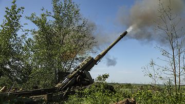 Venäläinen tykki Donetskin alueella kesäkuussa.