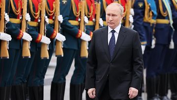 Vladimir Putin paraatissa kesäkuussa 2022.