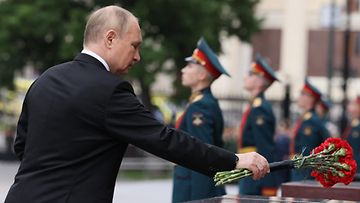 Putin kaatuneiden muistotilaisuudessa AOP
