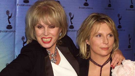 Joanna Lumley ja Jennifer Saunders ovat Todella upeeta -sarjan hulvaton naiskaksikko.
