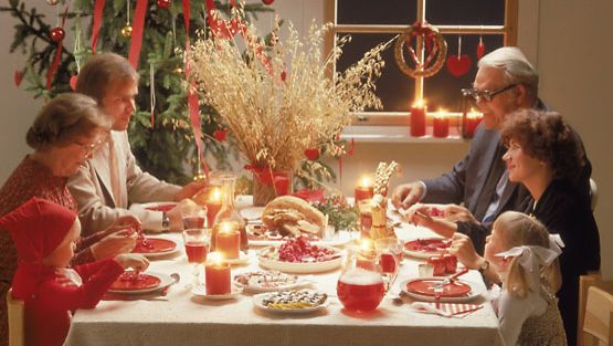 Herkkujakin tärkeämpää ovat läheiset ihmiset joulupöydässä.
